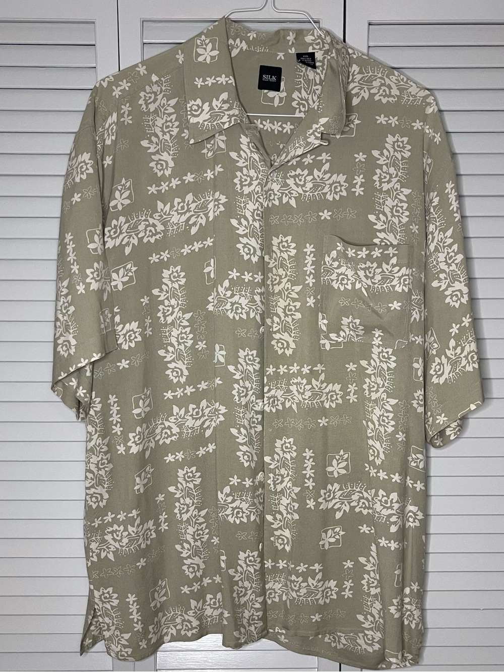 Silk Icon 100% Silk Beige Floral Short-Sleeve Hawaiian Shirt